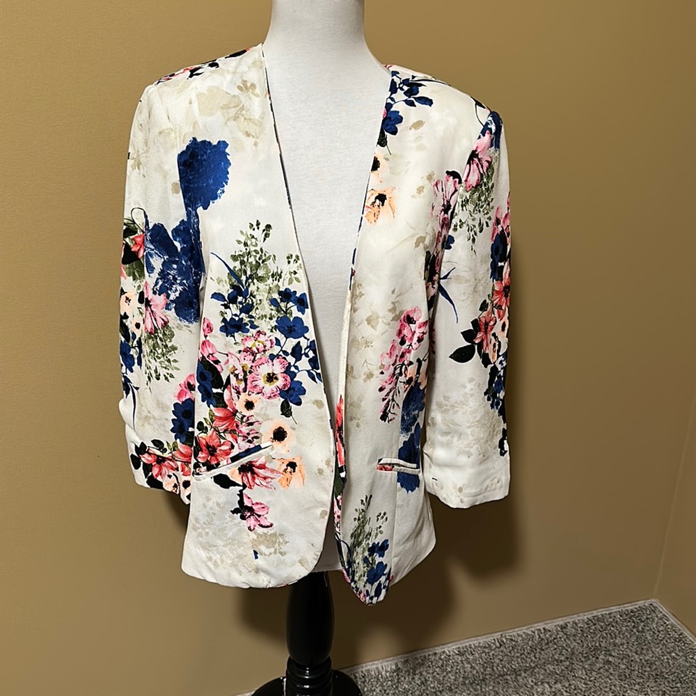 💕 Ro & De Floral Blazer